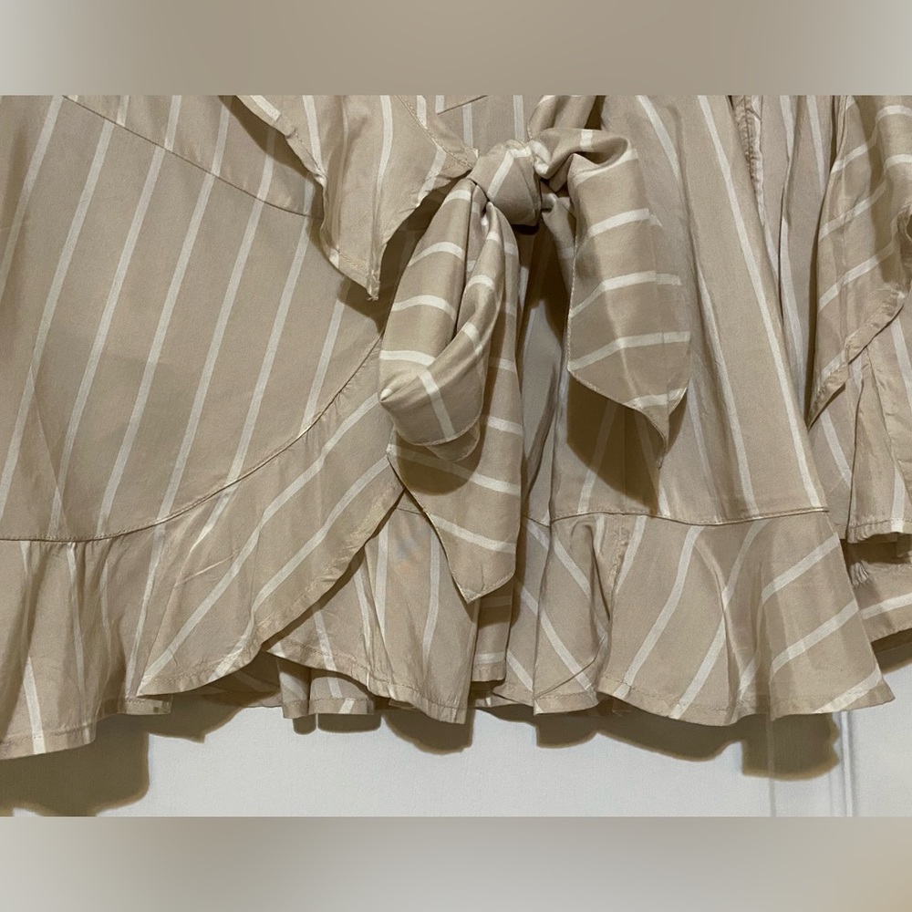 LEITH Ruffled blouse Size M - Picture 8 of 9